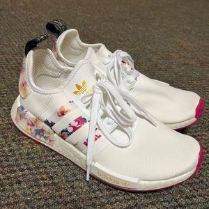 White floral NMD’s